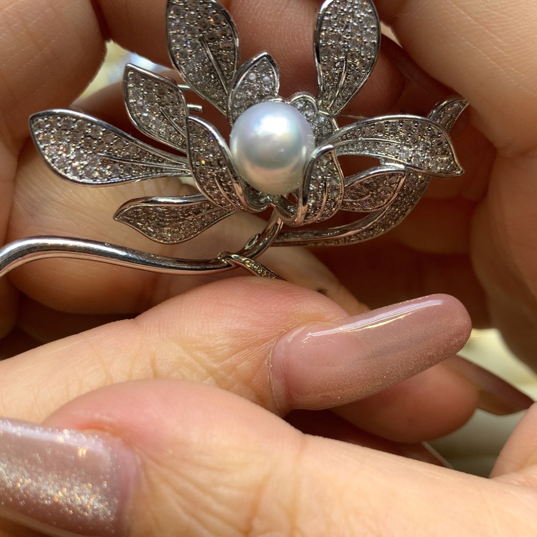 未镶嵌胸饰海水珍珠