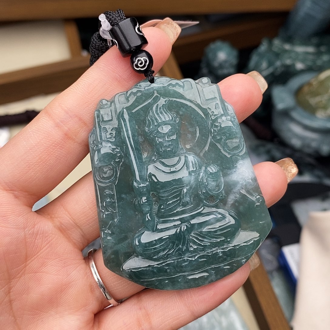 翡翠颈饰未镶嵌一