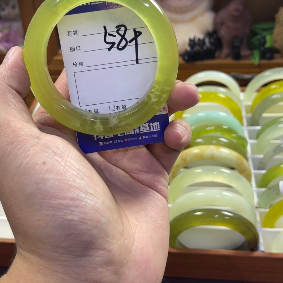 蛇纹石玉未镶嵌手镯542