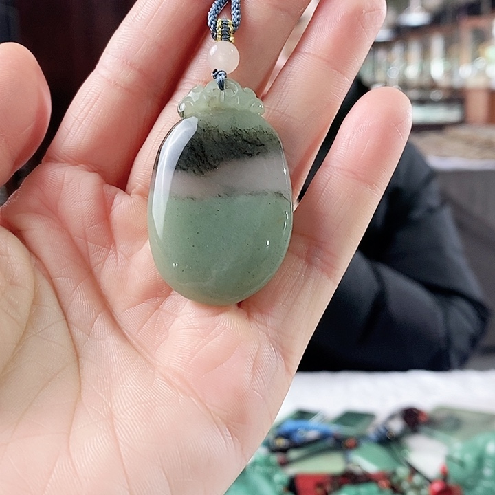 密玉（石英质玉）颈饰未镶嵌