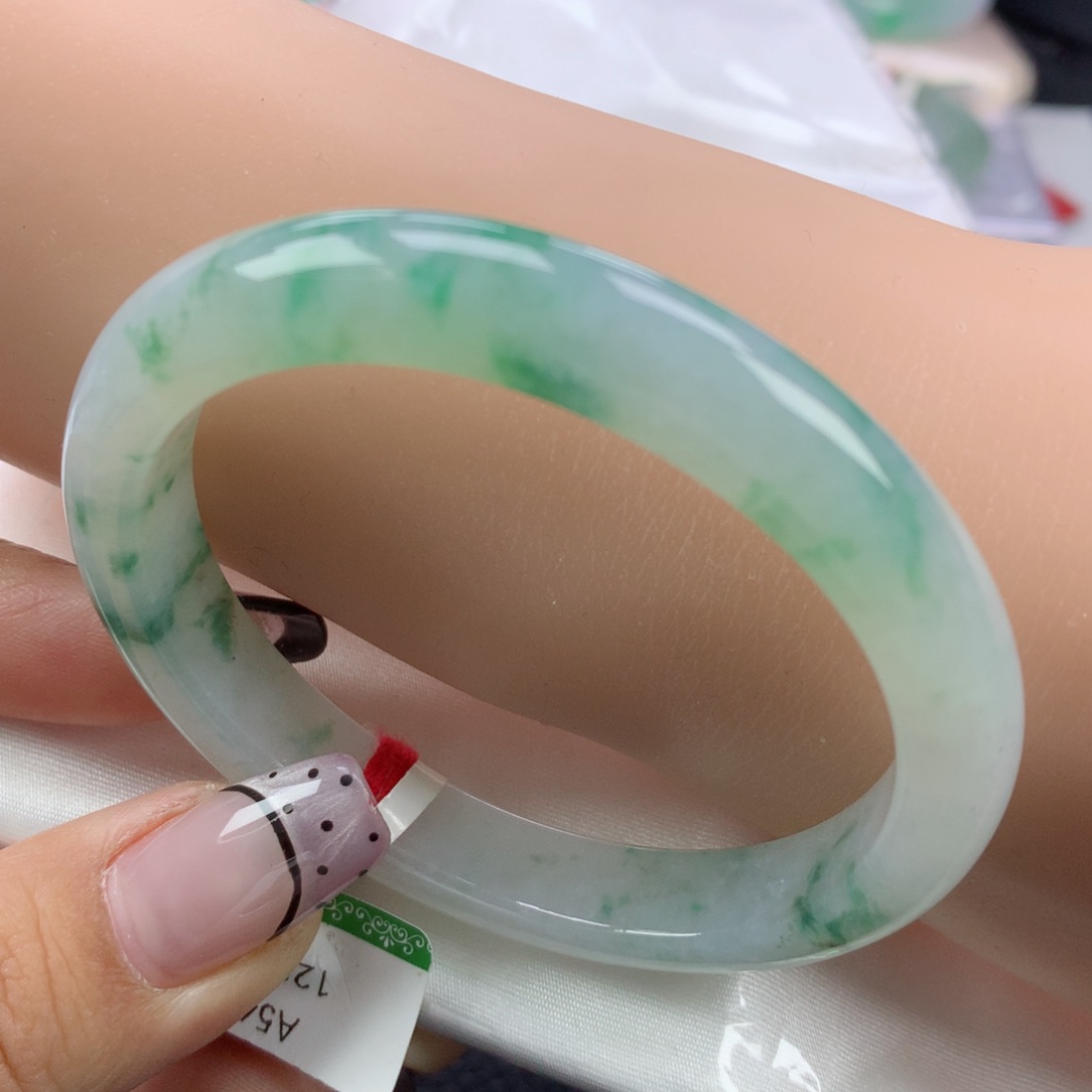 翡翠手镯未镶嵌54.8贵妃