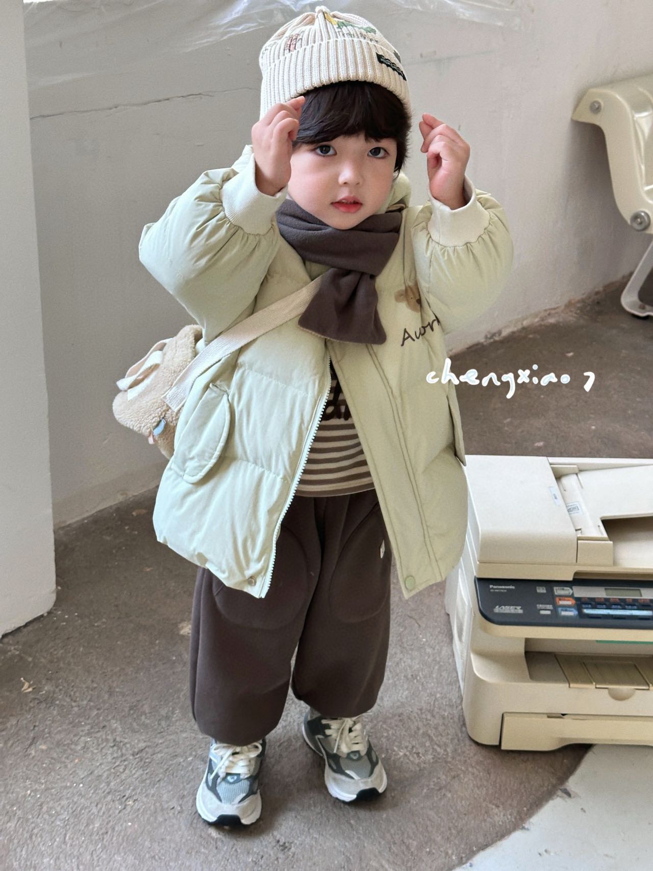 新国标羽绒服儿童冬季新款加厚羽绒服款绿色加厚连帽羽绒服呆萌