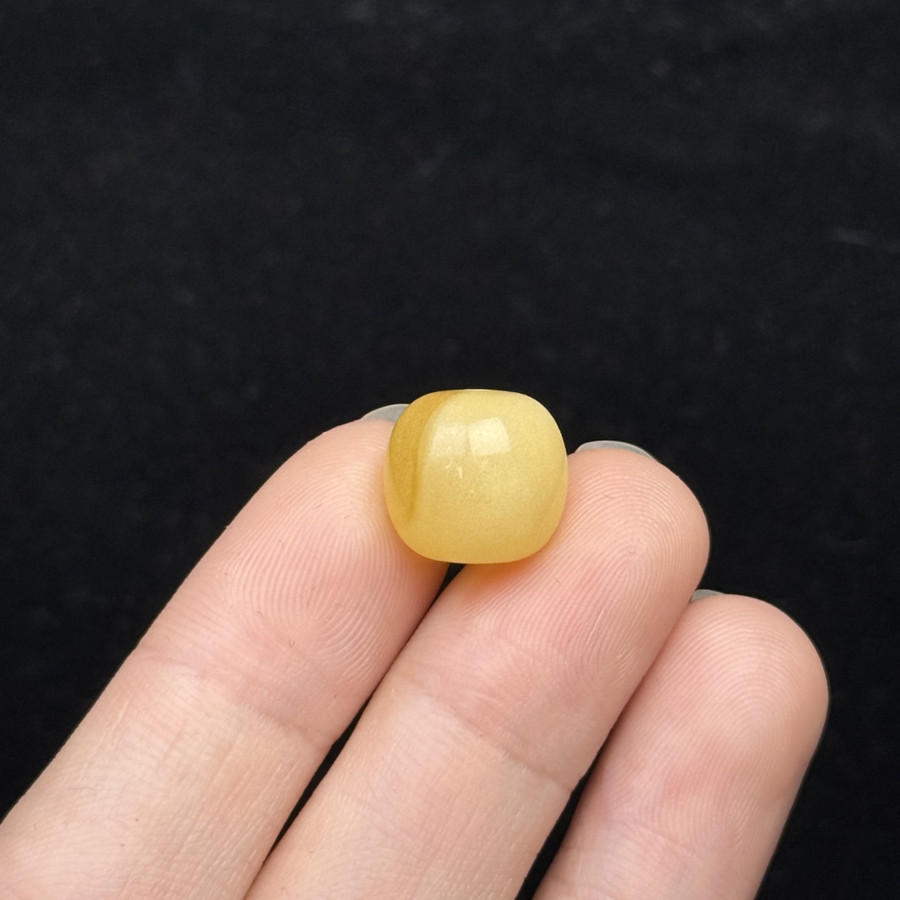 F3221天然原矿蜜蜡 满蜡鸡油黄墩子 12*11.2mm支持复检假一罚十