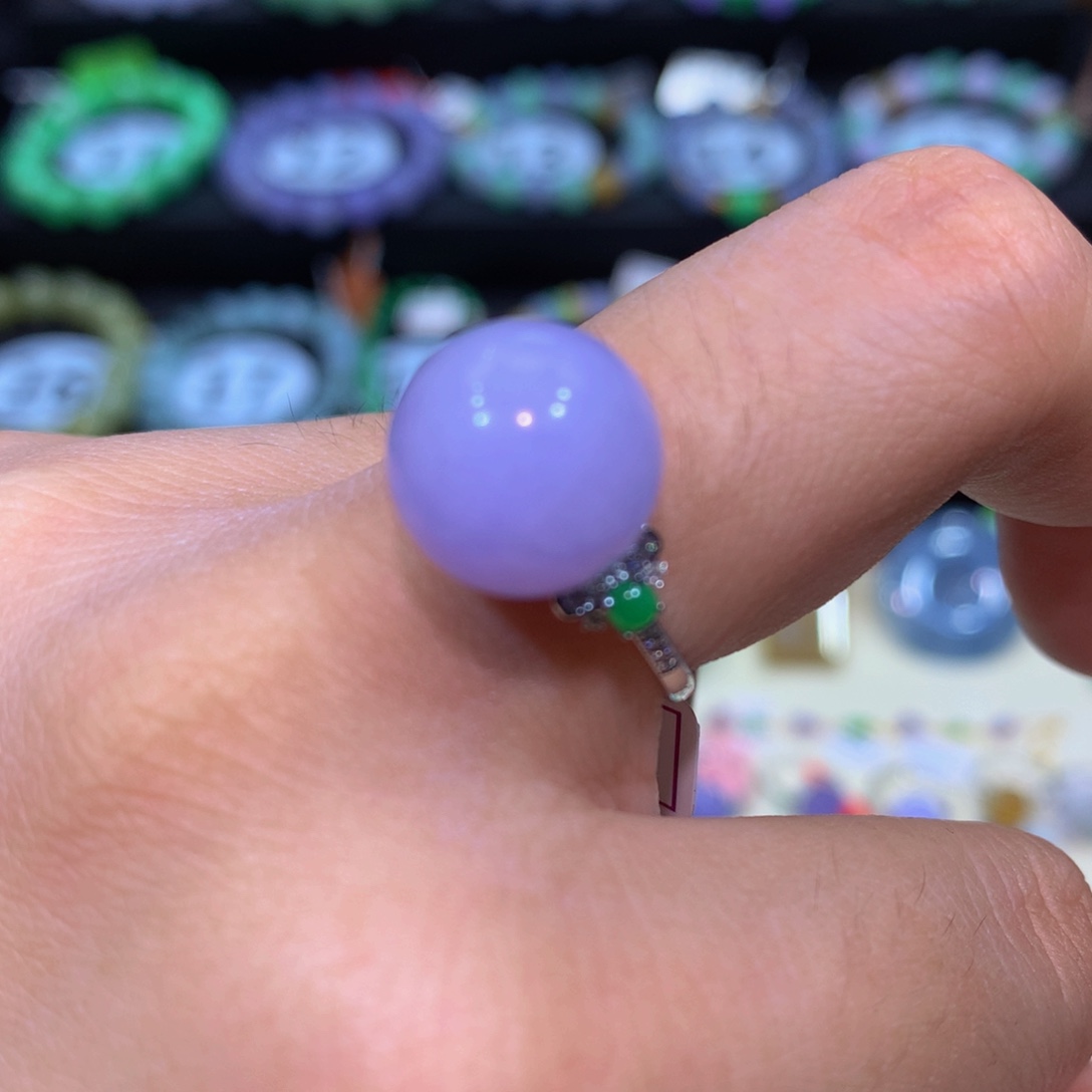 翡翠18K金镶嵌颈饰翡翠