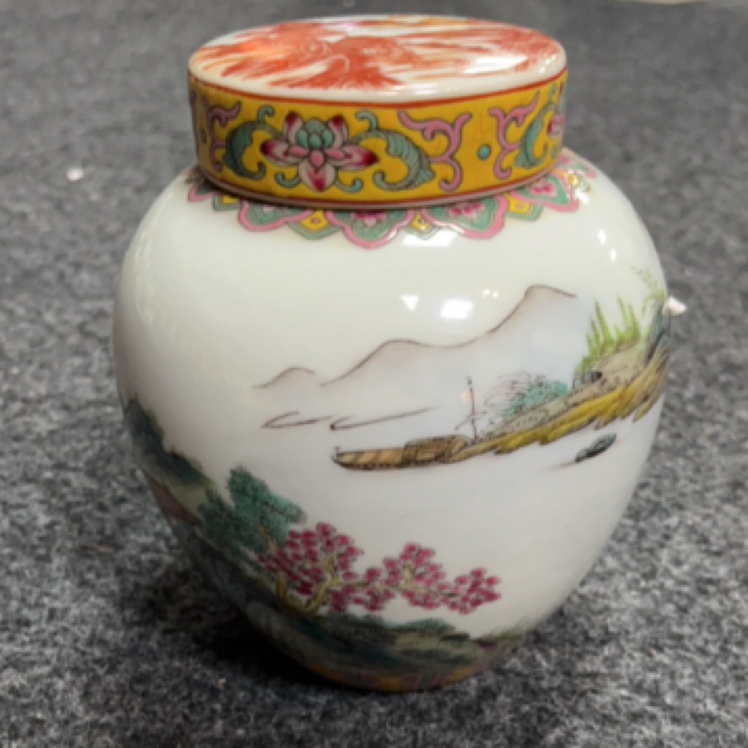 山水如意纹盖罐手绘