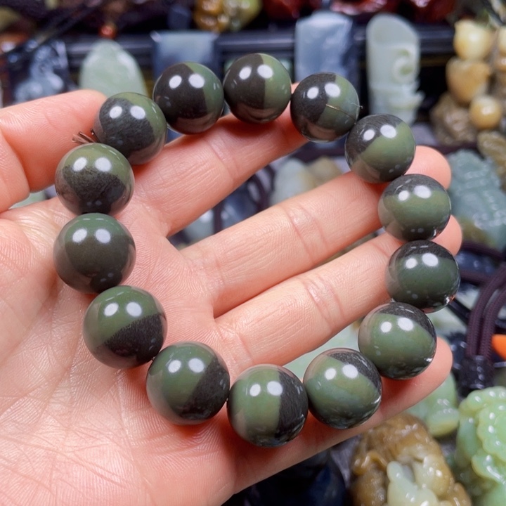 和田玉手链未镶嵌大*哥