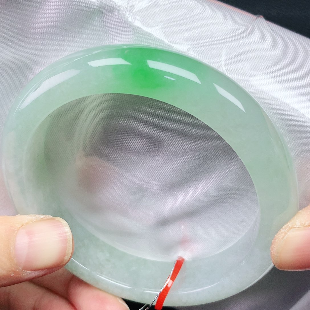 翡翠手镯未镶嵌59圈