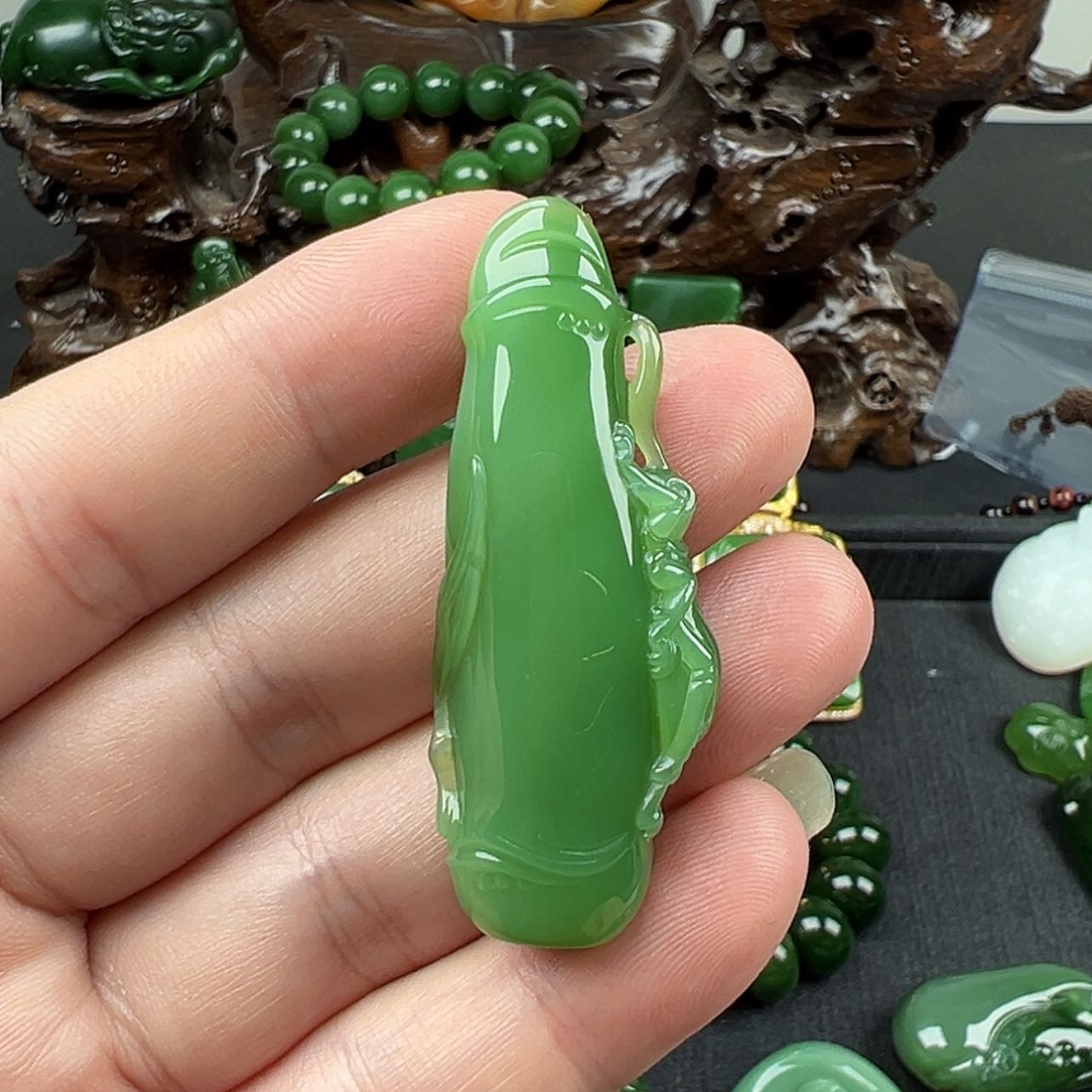 【闪购商品】吊坠(不含链)未镶嵌和田玉（碧玉）