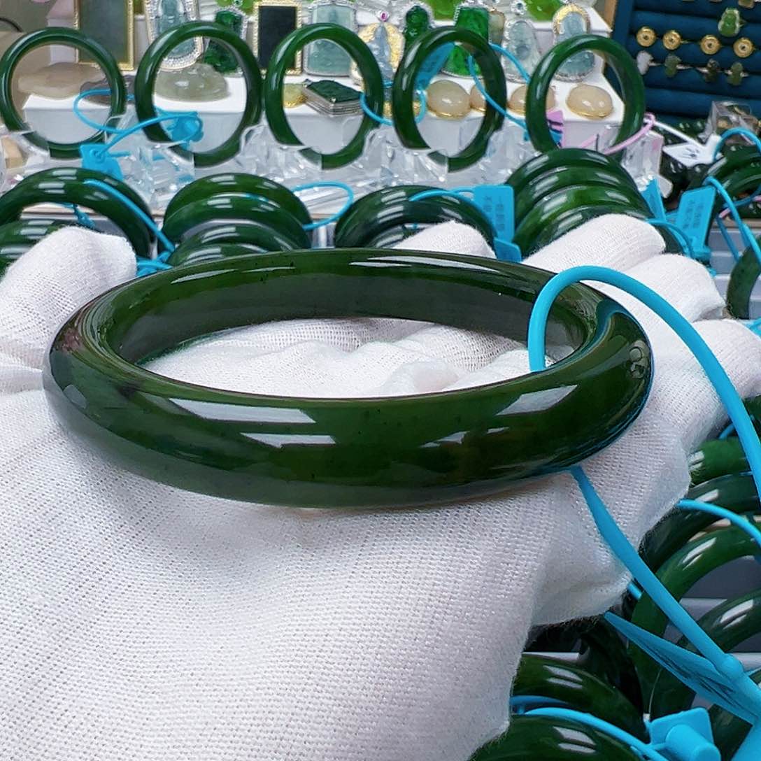 和田玉（碧玉）手镯未镶嵌