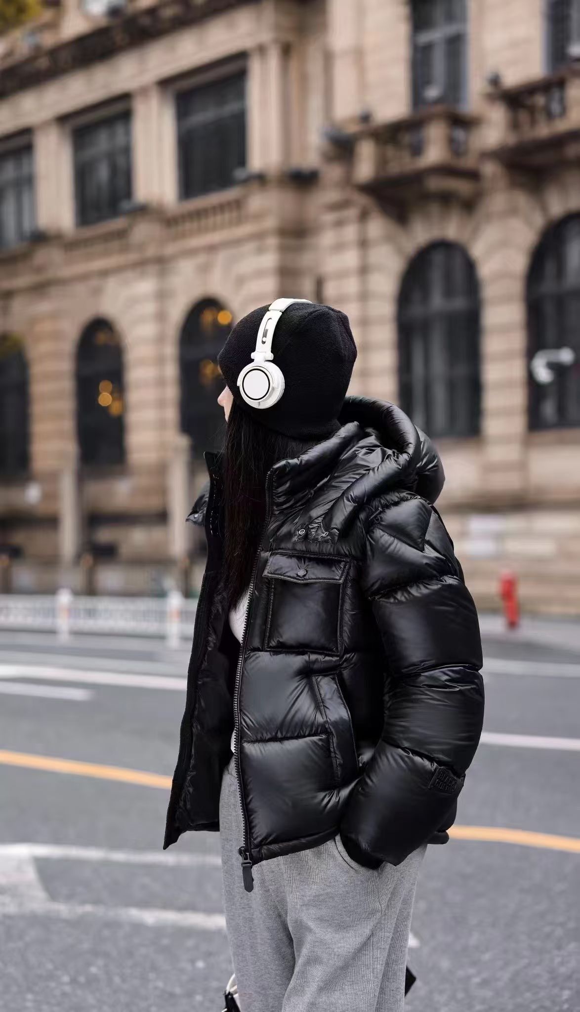 女士黑钻95鹅绒高充绒连帽拉链羽绒服（1209）