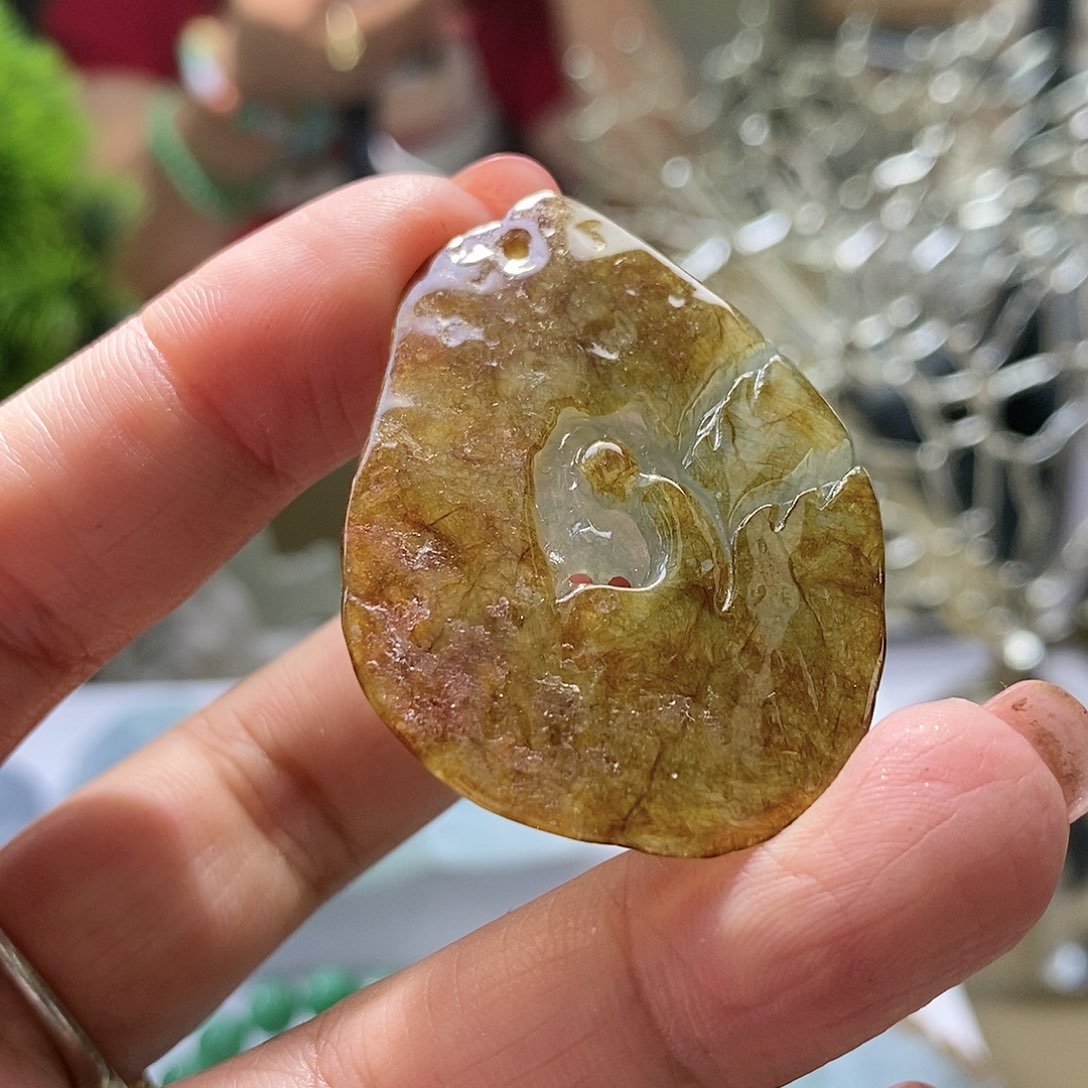 【闪购商品】翡翠未镶嵌颈饰悟道