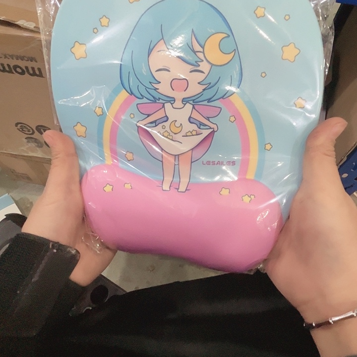 鼠标垫卡通。         