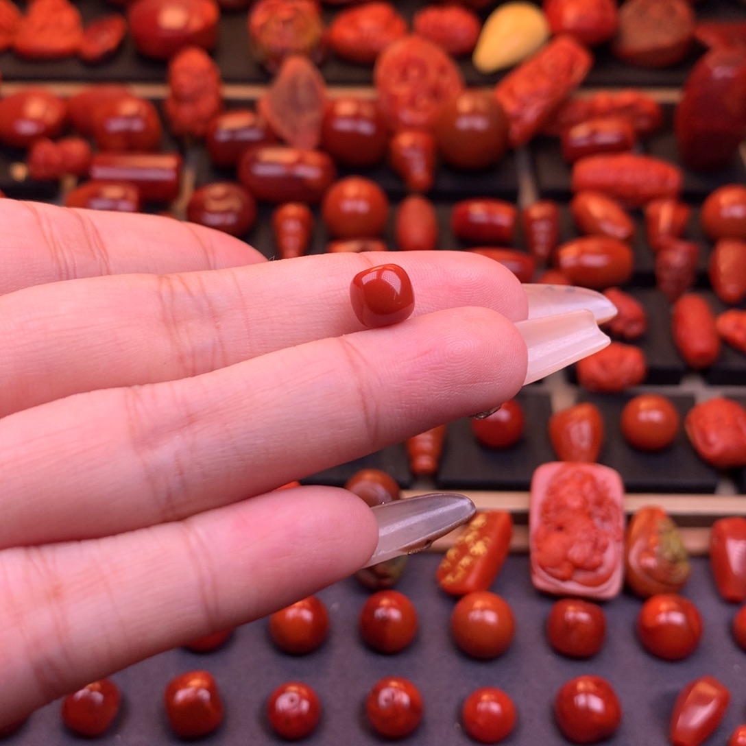 ****胡南红玛瑙未镶嵌原矿老型8mm