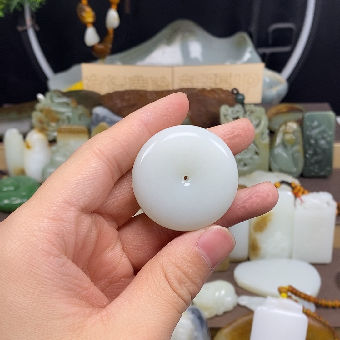 和田玉颈饰未镶嵌50