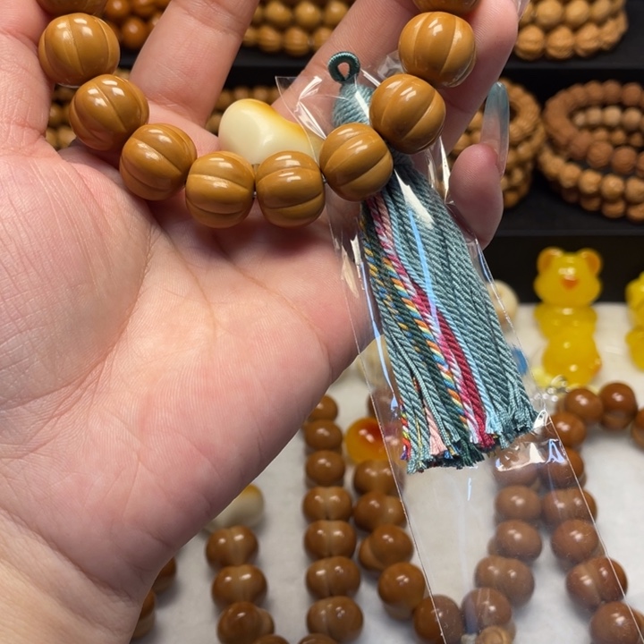 8****吊坠猴头核桃微瑕泡芙南瓜加爱心流苏