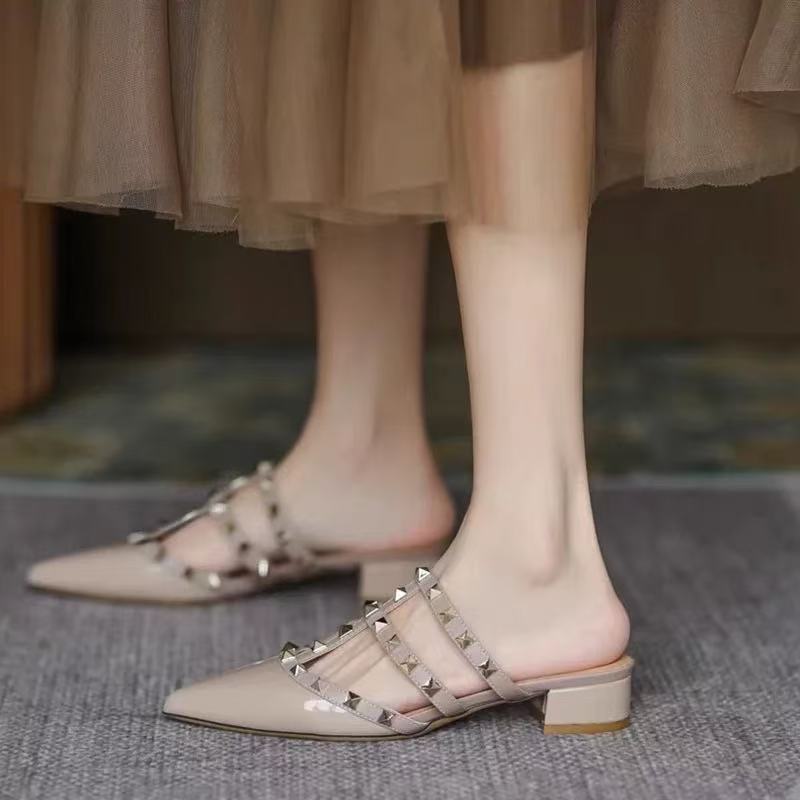 铆钉包头高跟粗跟包头拖铆钉拖鞋时尚气质夏季尖头半托凉拖百搭