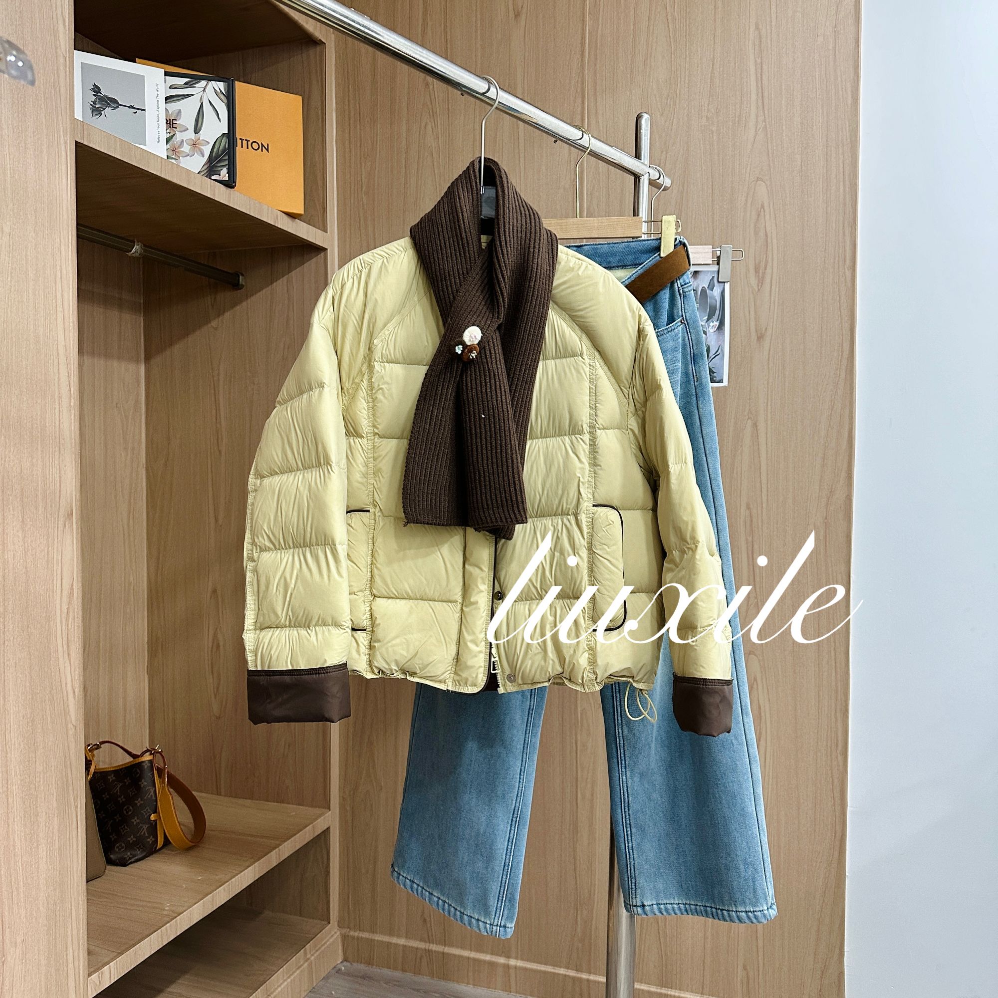 2025薄款短款长袖圆领保暖拉链女装轻薄秋冬圆领