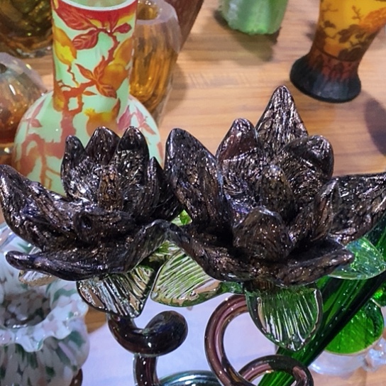 琉璃花瓶高45厘米宽9厘米