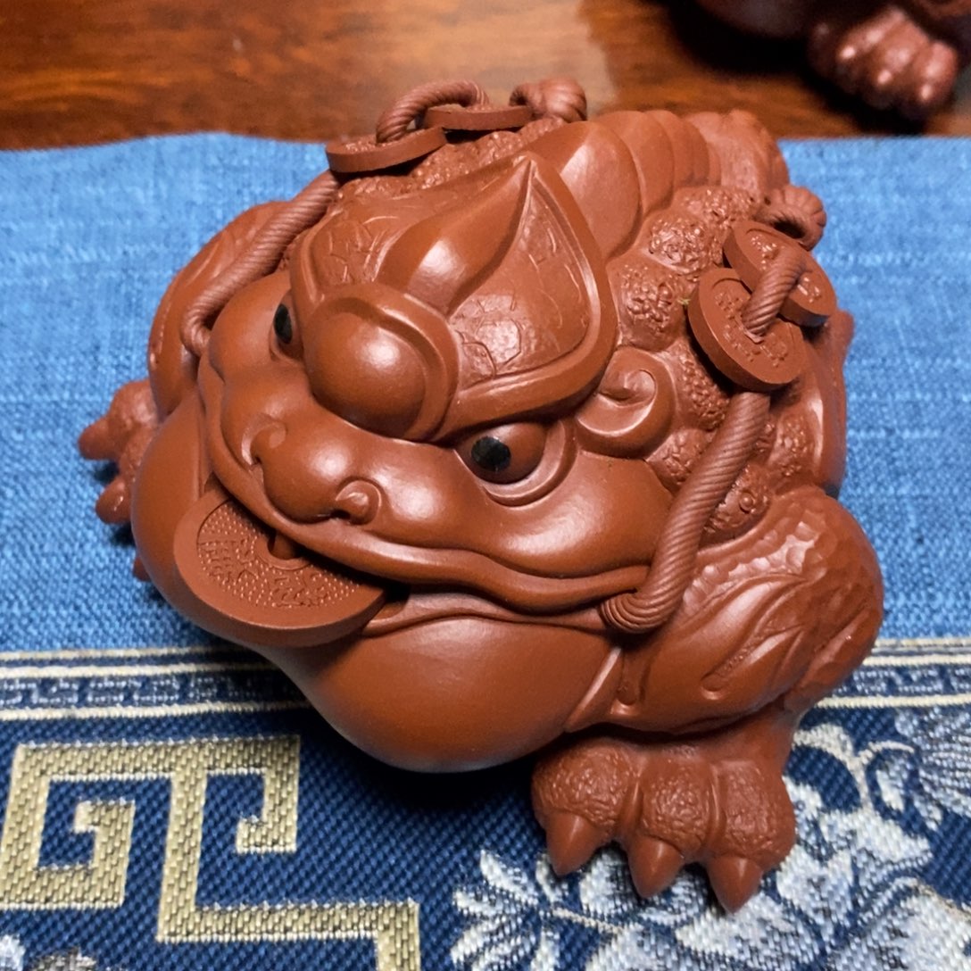 社***爷紫砂茶壶大金蟾。    