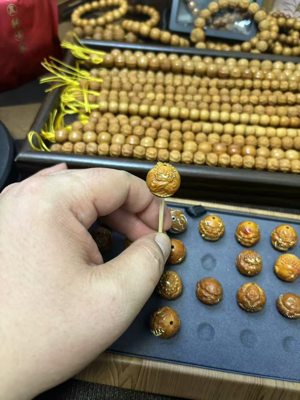 猴头核桃雕刻单颗精工武僧镶嵌文玩配饰