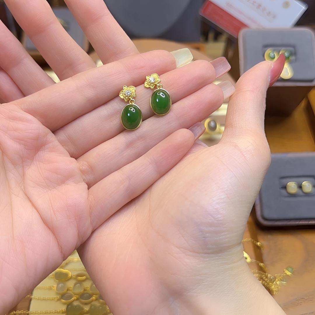 和田玉碧玉菠菜绿耳钉s925银