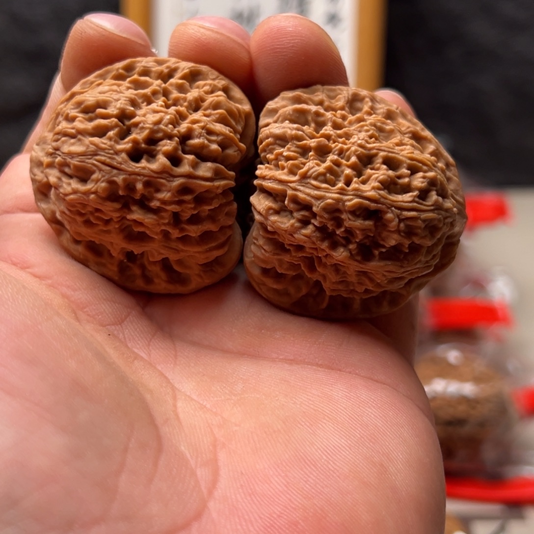 玖***柒文玩核桃把件南疆41.5浮黄