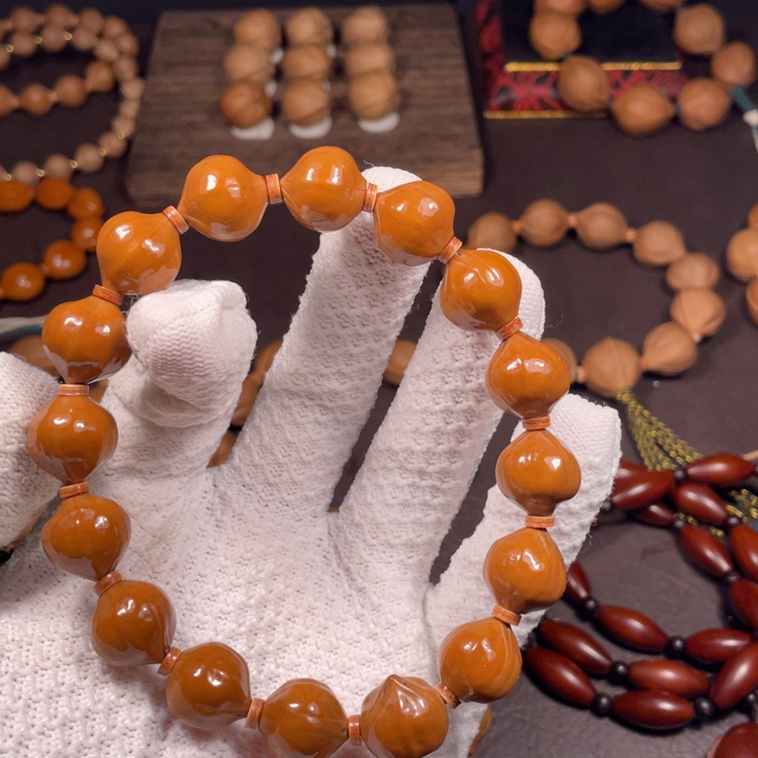 吊坠橄榄核L**.蜜桃臀