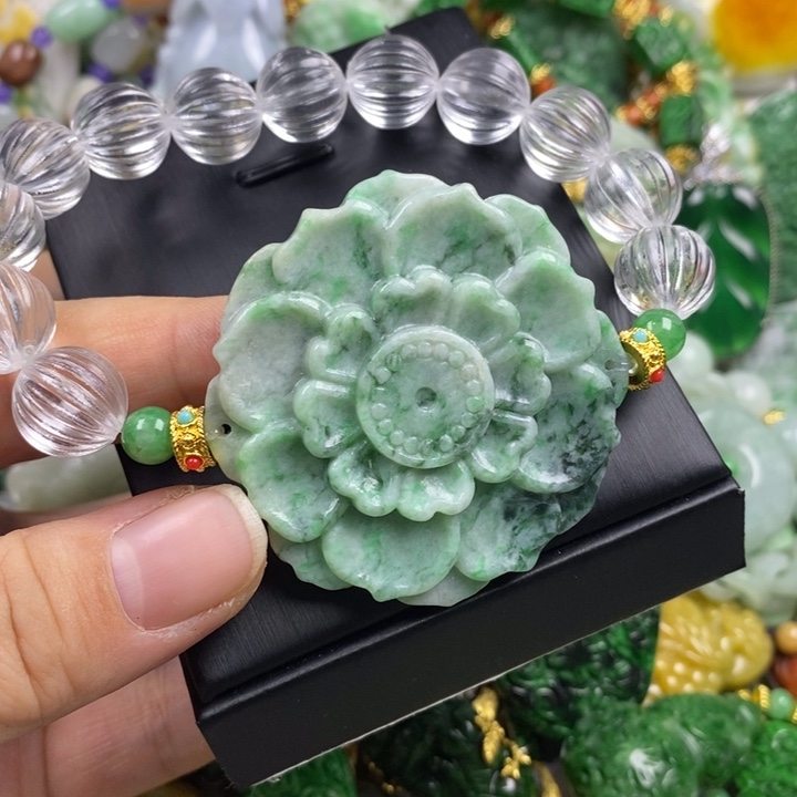 翡翠未镶嵌吊坠(赠链)