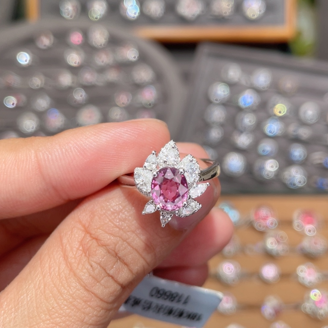 彩色蓝宝石戒指18K金镶嵌1.72ct 无烧