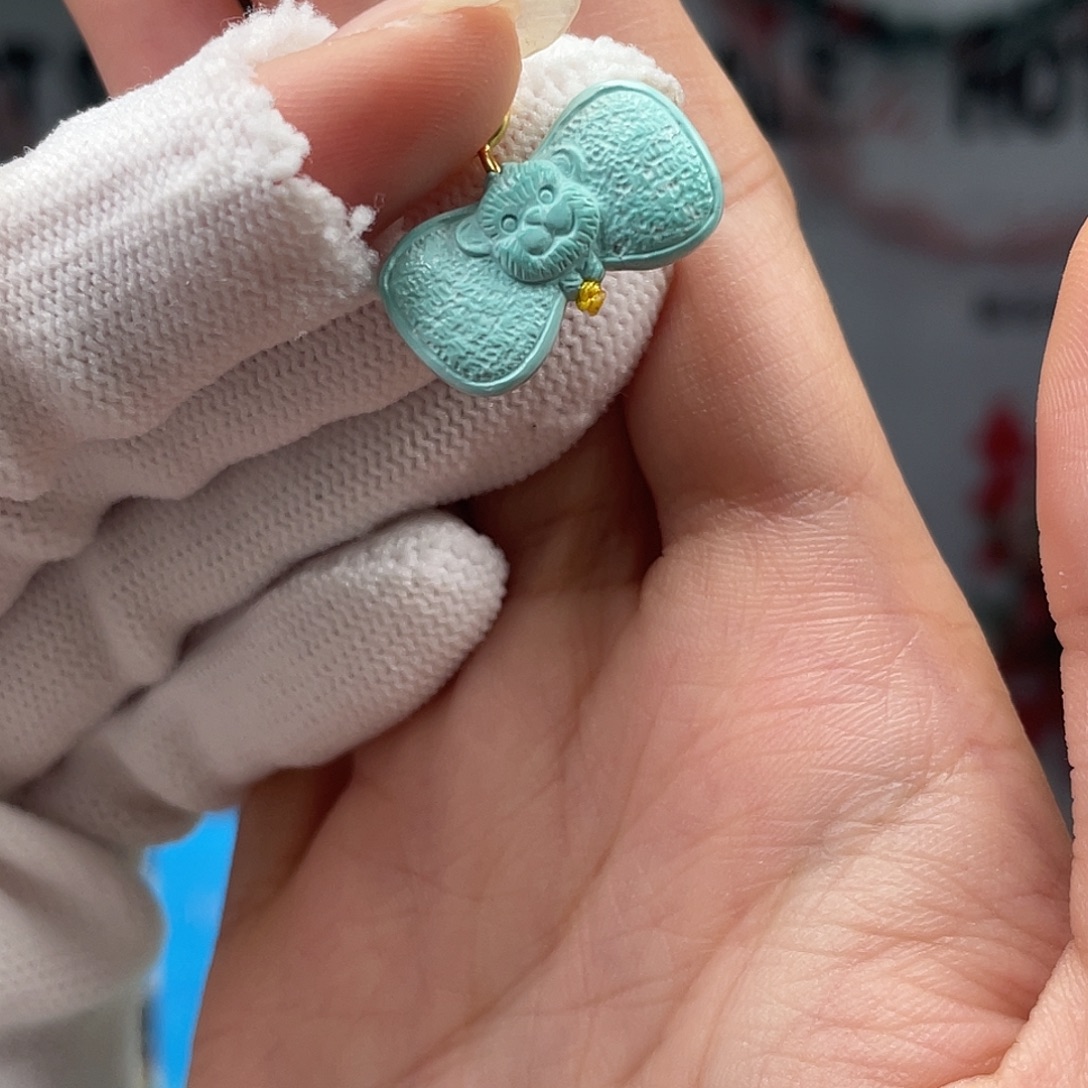 绿松石未镶嵌挂件