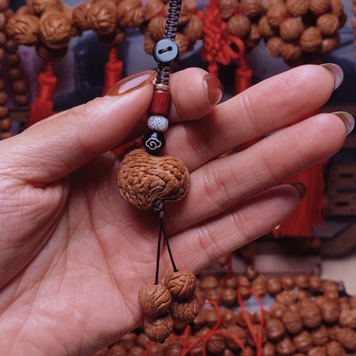 桃核吊坠龙纹桃枭