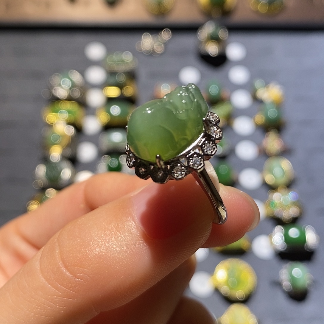 和田玉未镶嵌戒指