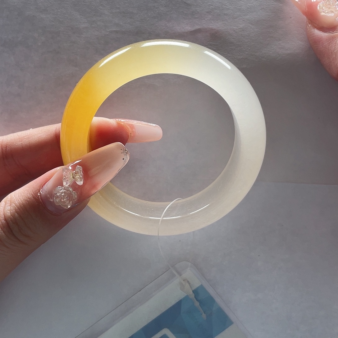 石英质玉手镯未镶嵌张***子九九52