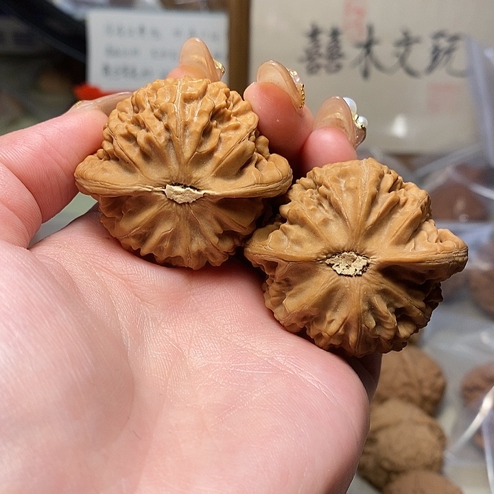 文玩核桃吊坠43宫灯