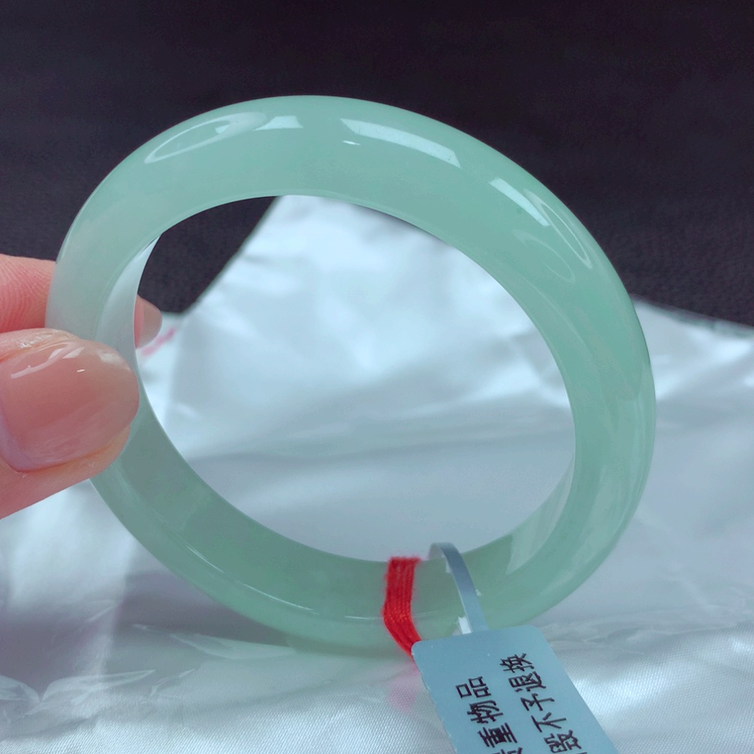 翡翠手镯未镶嵌手镯88