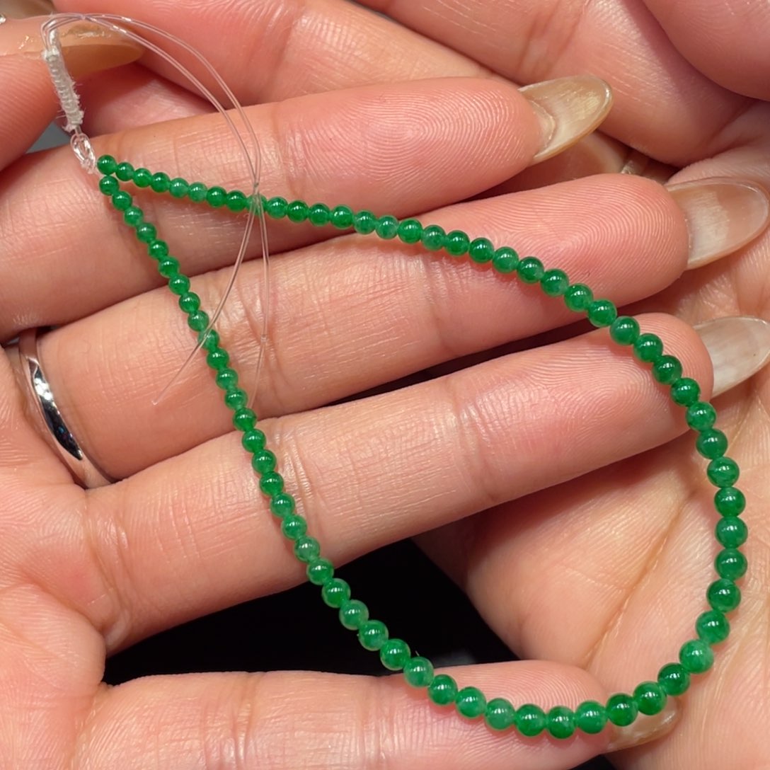 颈饰未镶嵌翡翠手串