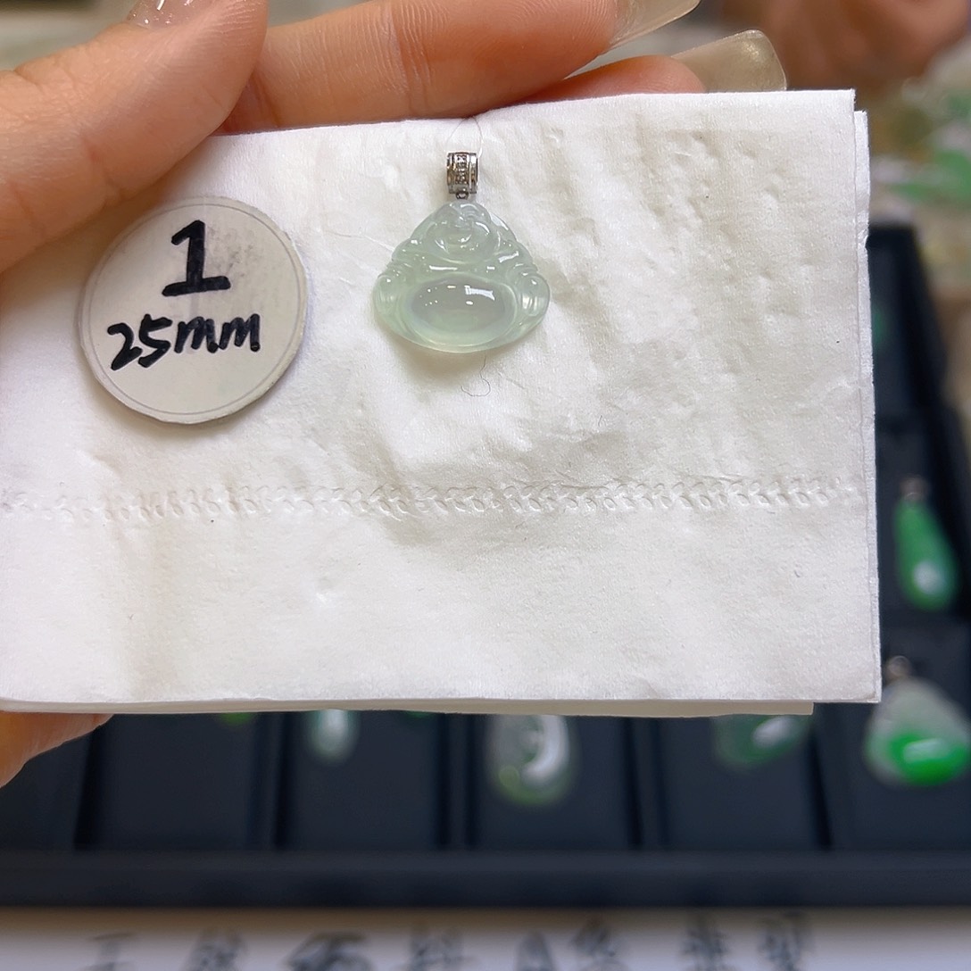 翡翠颈饰18K金镶嵌翡翠