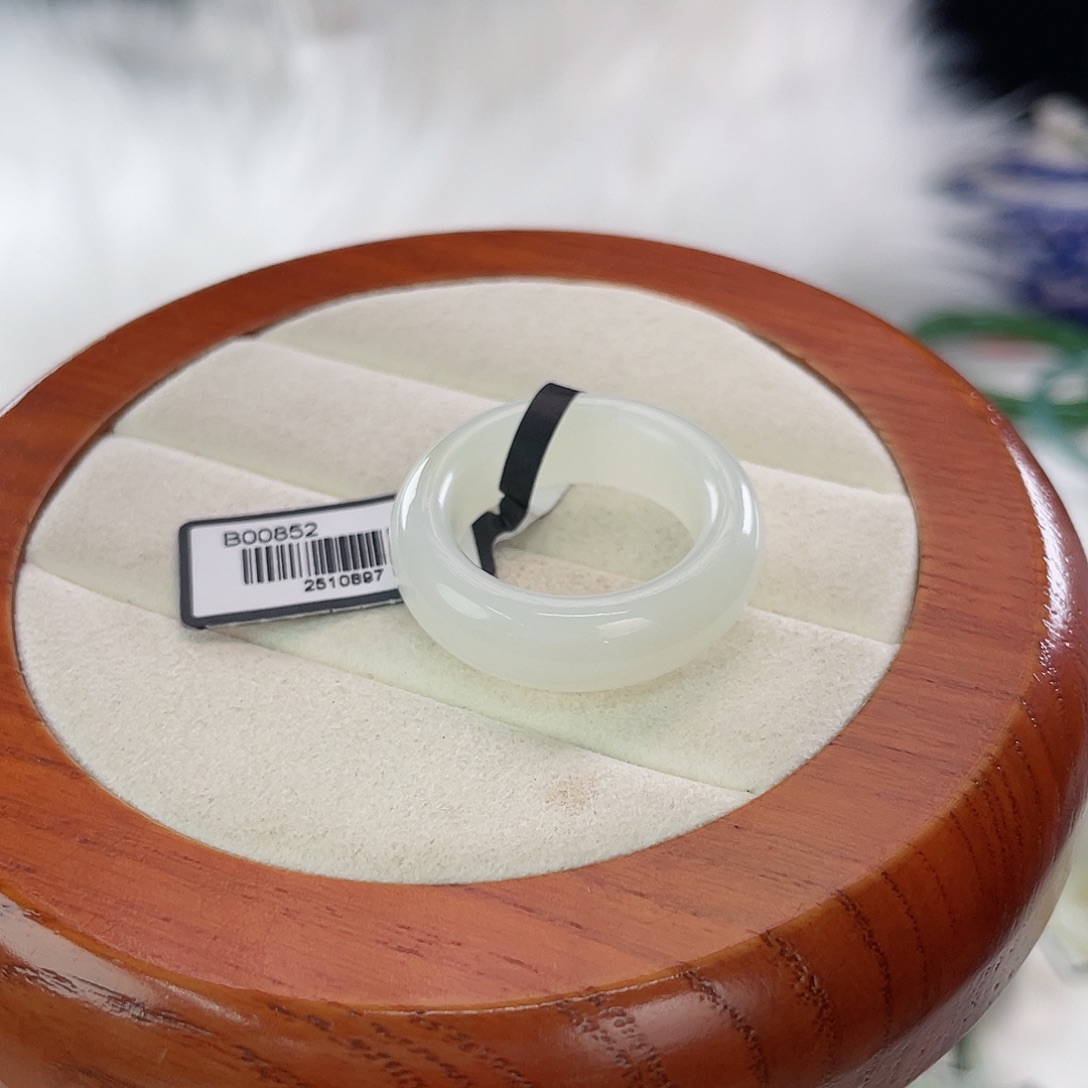 和田玉未镶嵌戒指l。白玉圆条。19.3。不退换