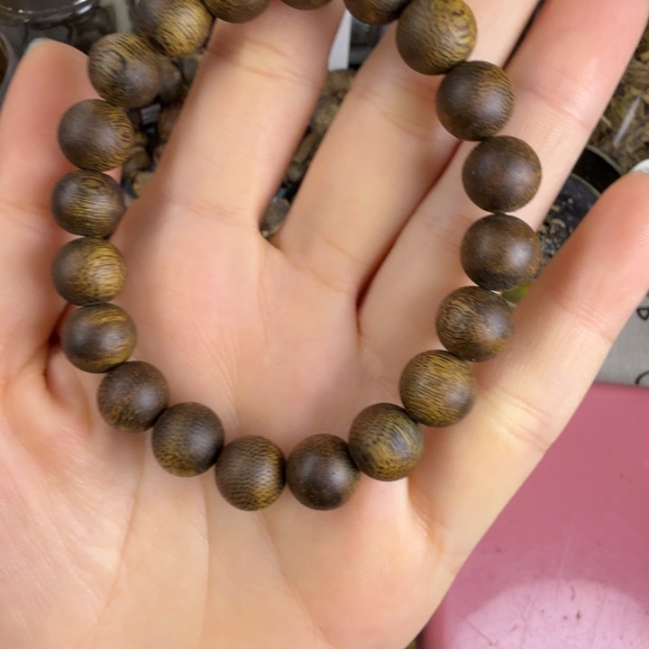 沉香沉香碎屑莺歌绿奇楠1.0圆珠6.6克