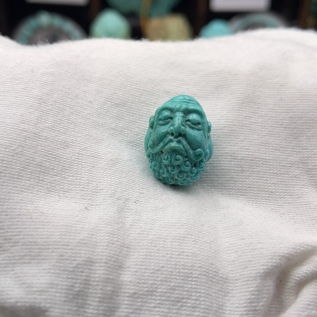 绿松石未镶嵌颈饰