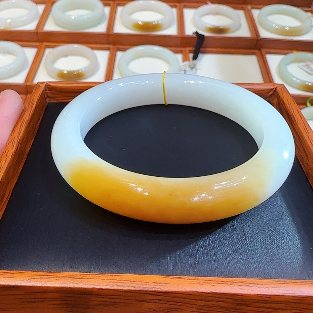 和田玉手镯未镶嵌且末一抹金红糖56 57