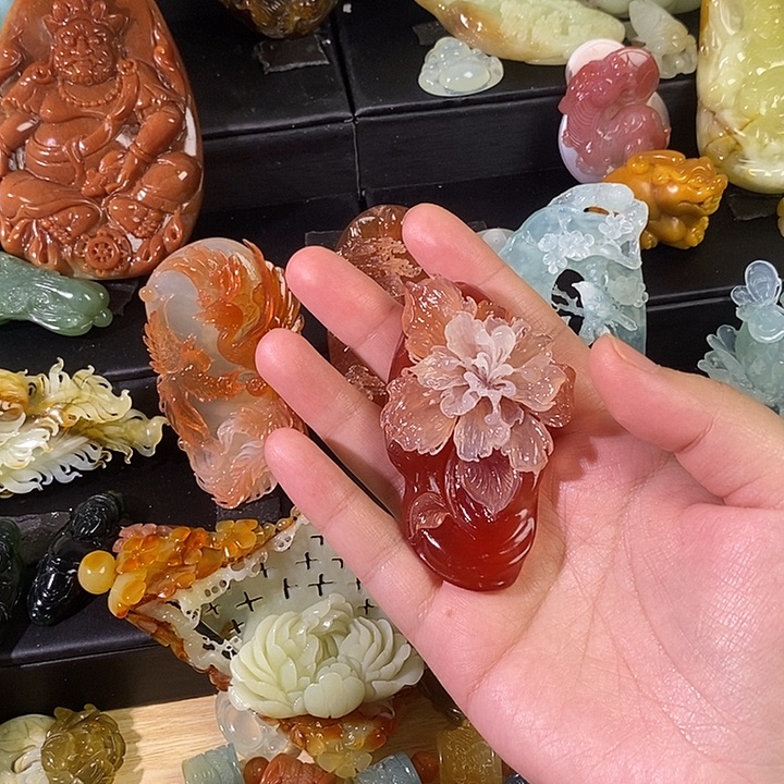 巴***韭蛇纹石玉合金颈饰