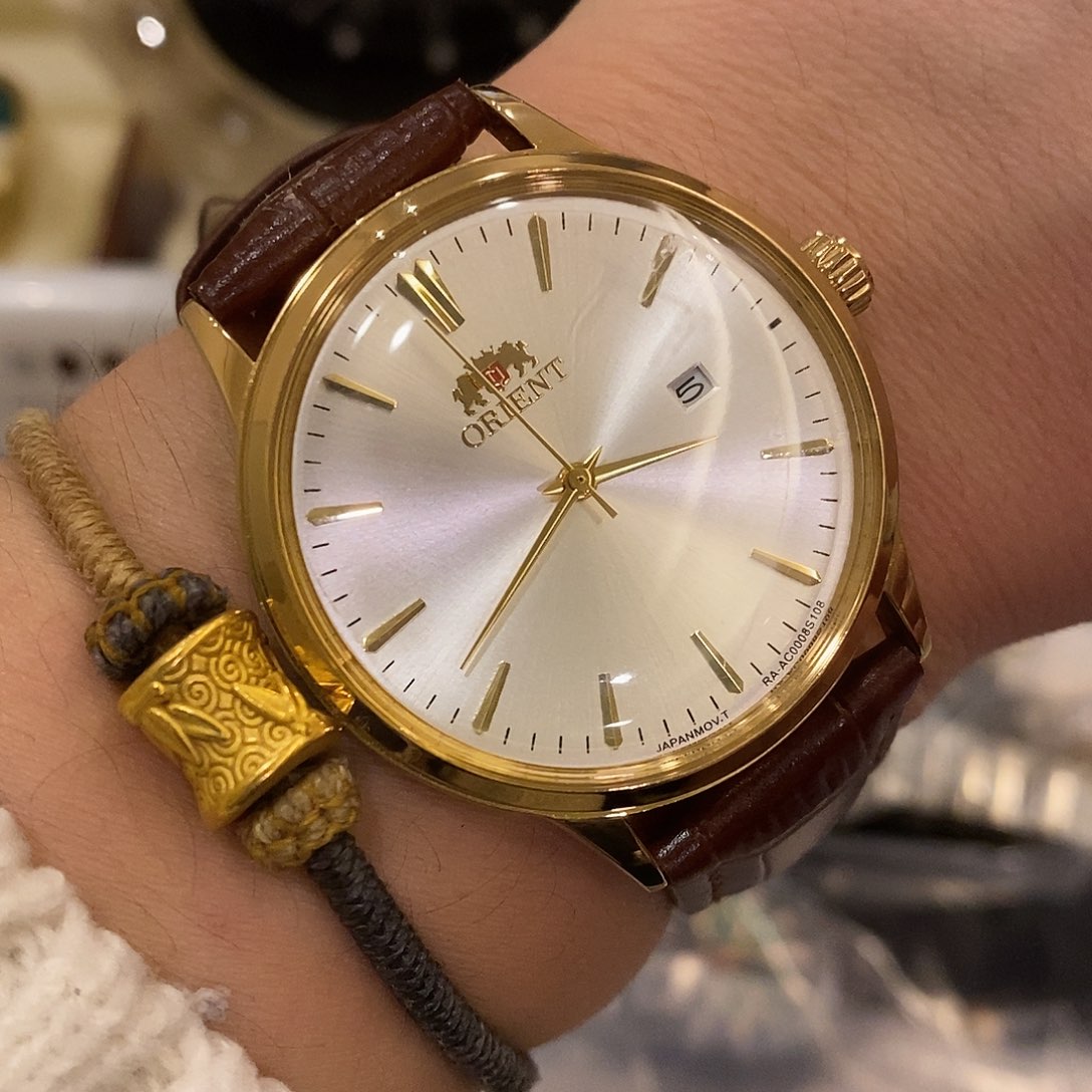 胶带东方双狮大脸猫腕表