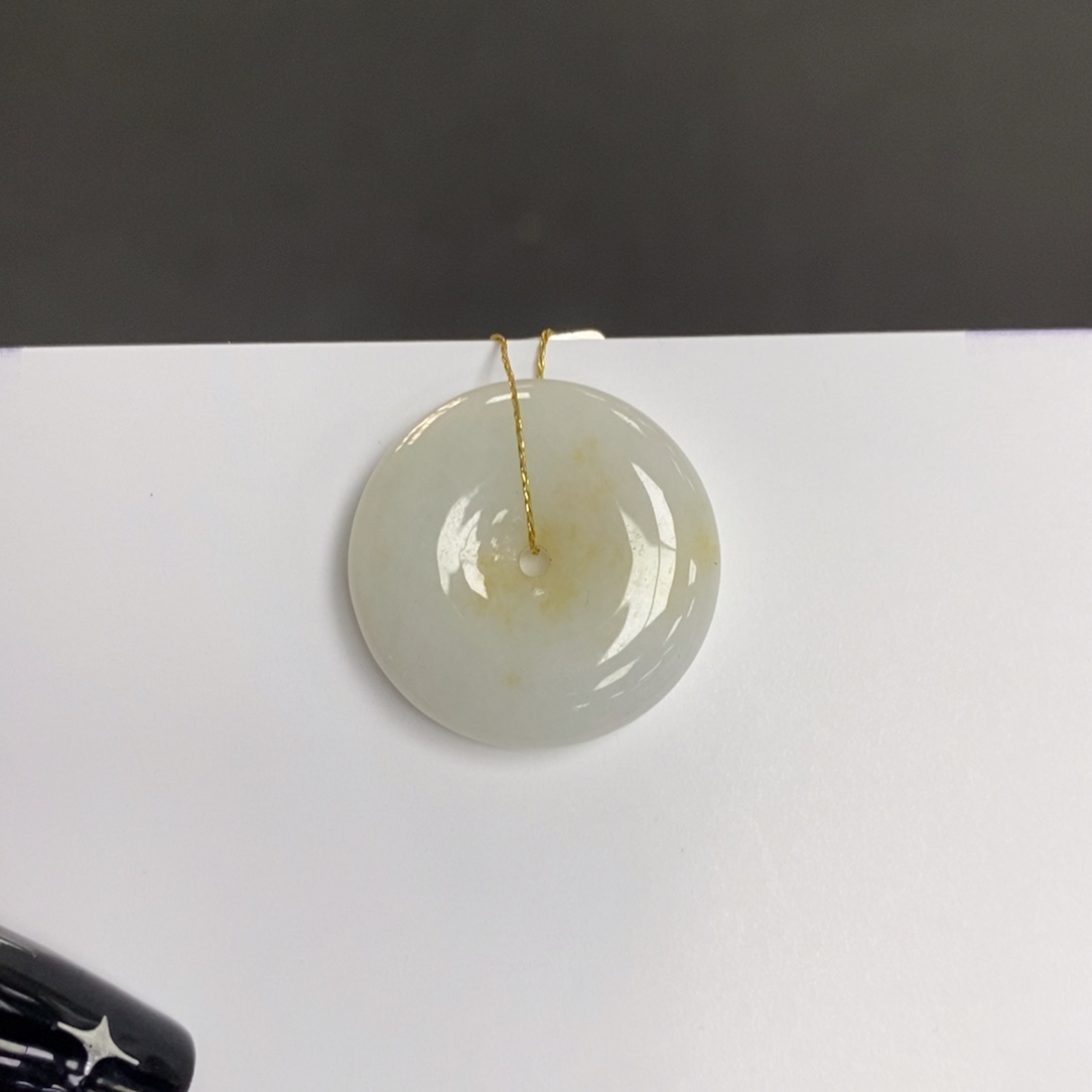 颈饰未镶嵌翡翠平安扣