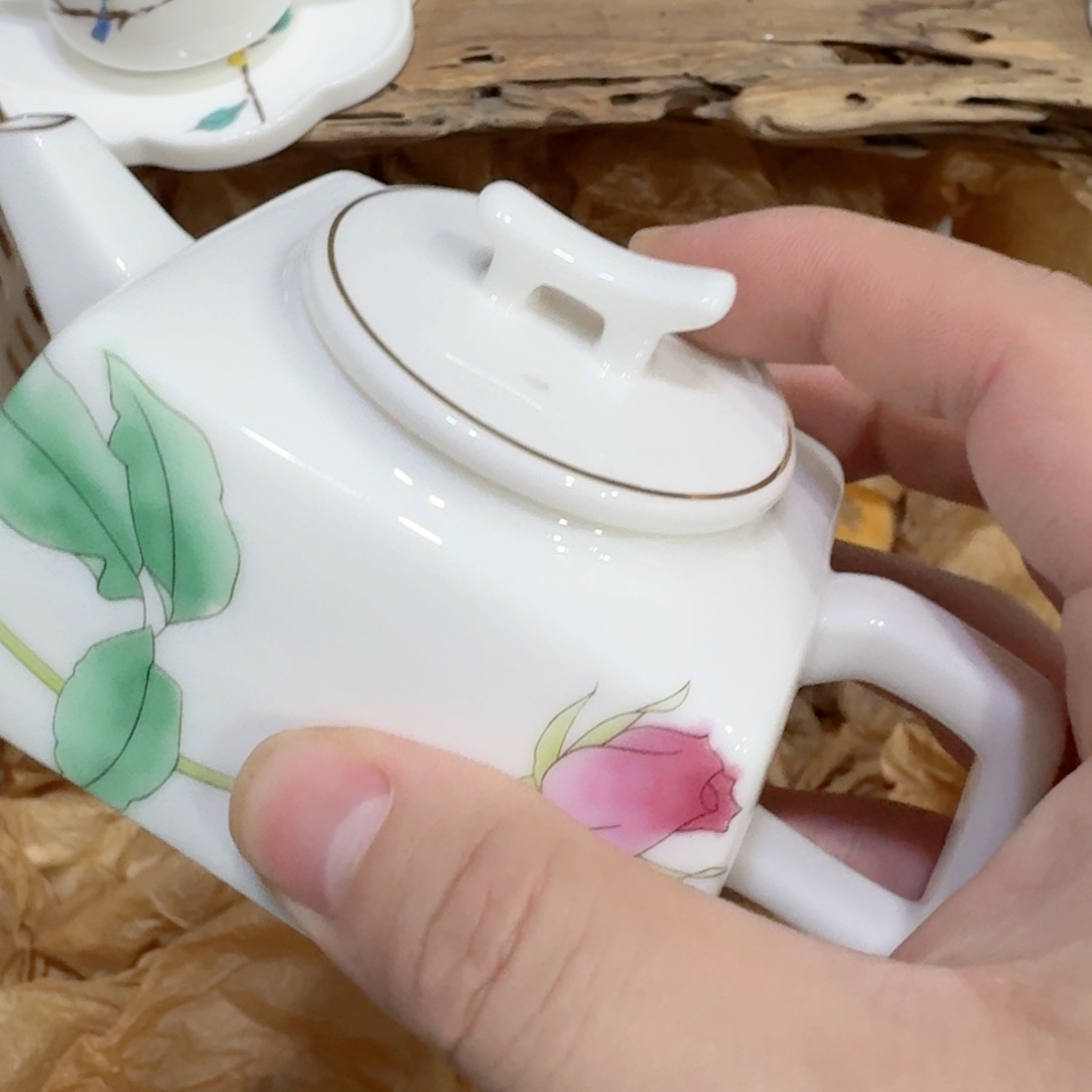 壶你好漂亮1357844789755