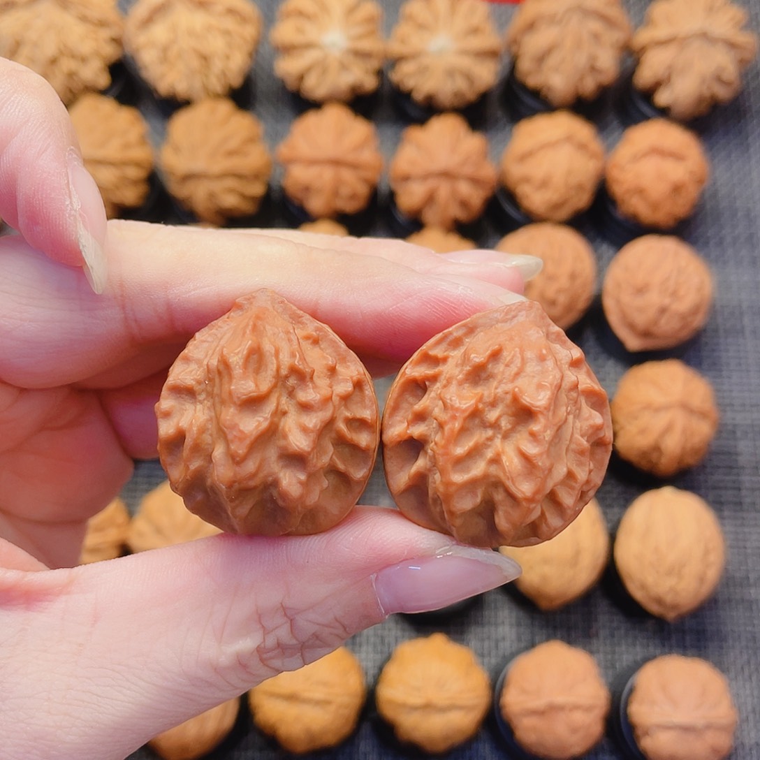 辉***r把件文玩核桃蝴蝶龙脊