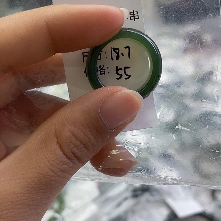 和田玉未镶嵌手串