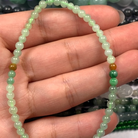 翡翠颈饰未镶嵌翡翠