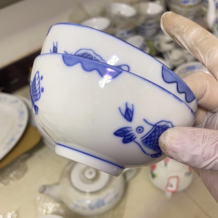 其他盘子碗砂锅都有