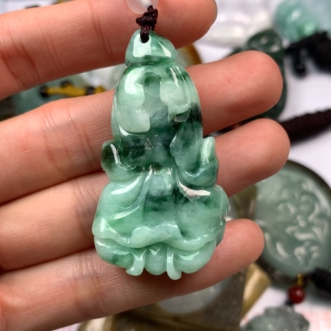 翡翠颈饰未镶嵌翡翠